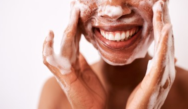 Tips for breaking bad habits that prevent smooth skin